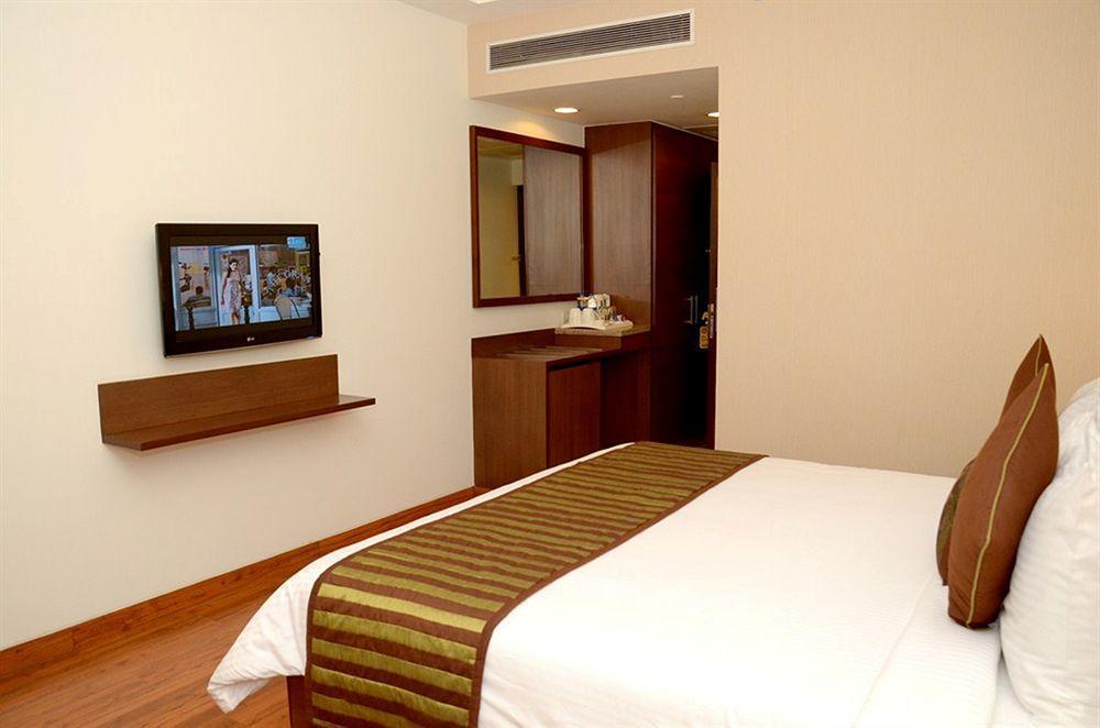 Four Points By Sheraton New Delhi, Airport Highway Kültér fotó